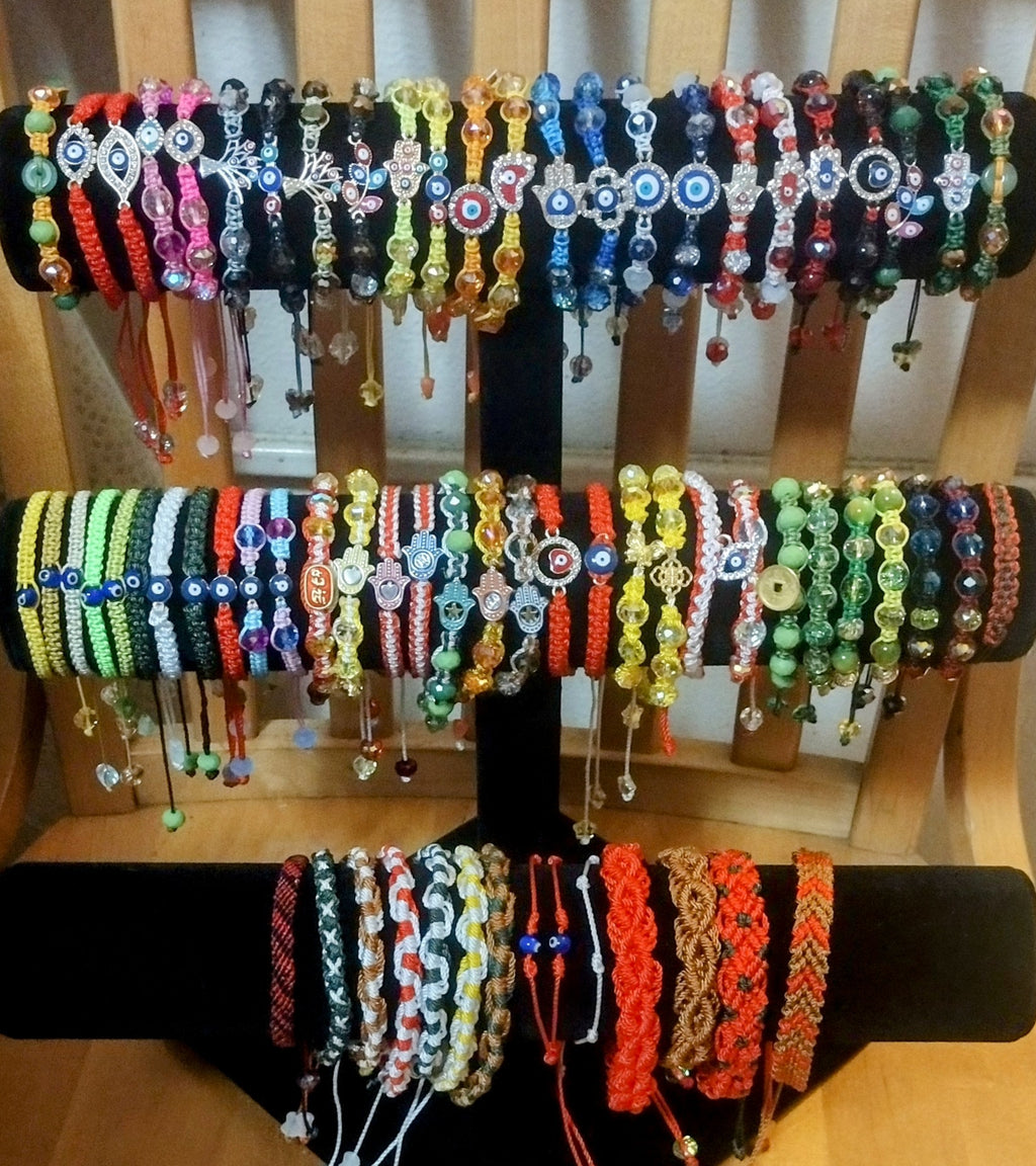 BRACELET